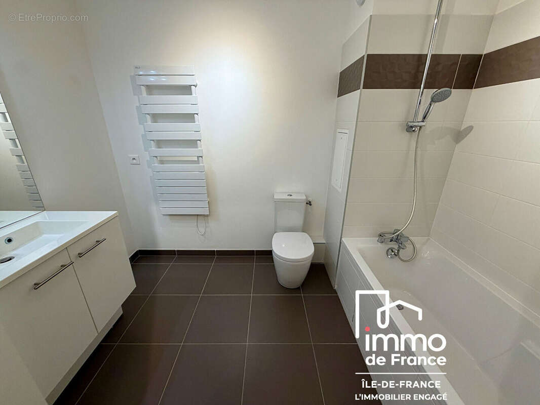 Appartement à VILLEPREUX