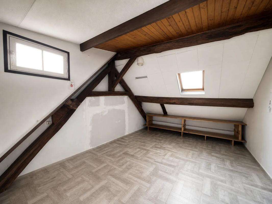 Appartement 1 pièce de 36 m² à Louvres - photo 4