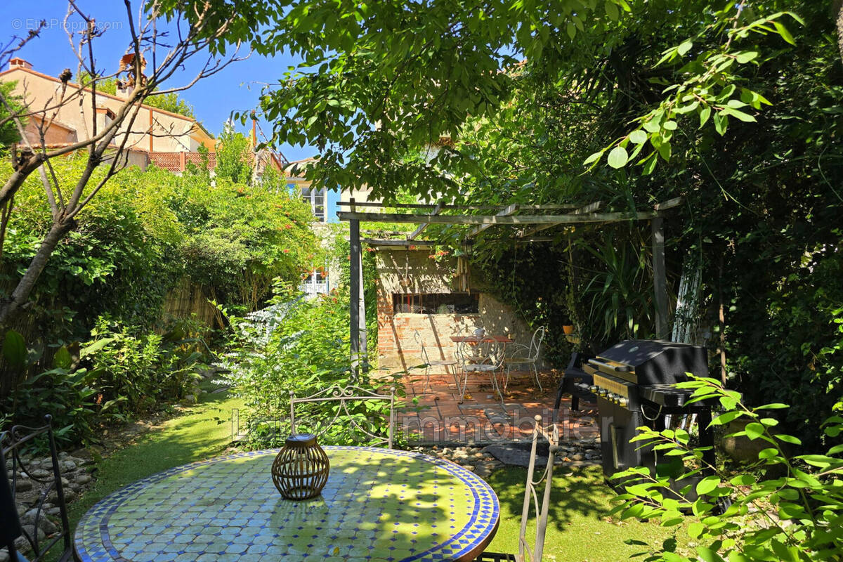 Maison à LAROQUE-DES-ALBERES