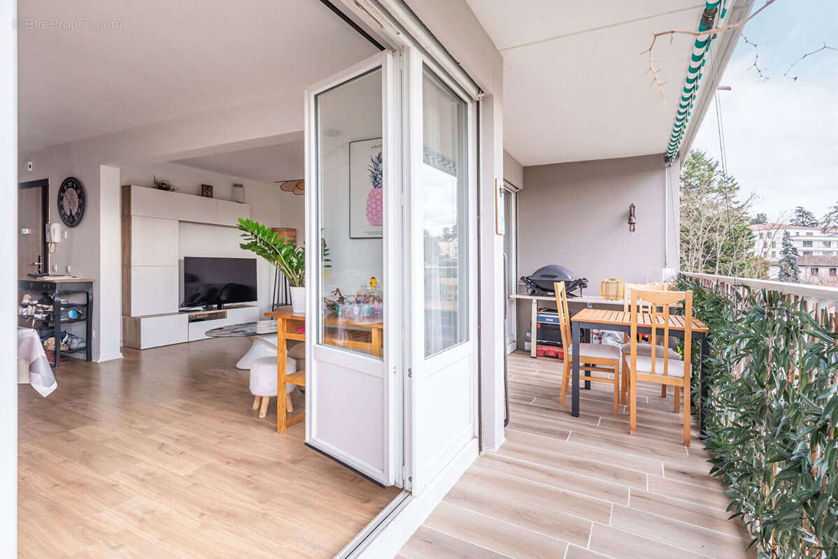 Appartement à SAINTE-FOY-LES-LYON