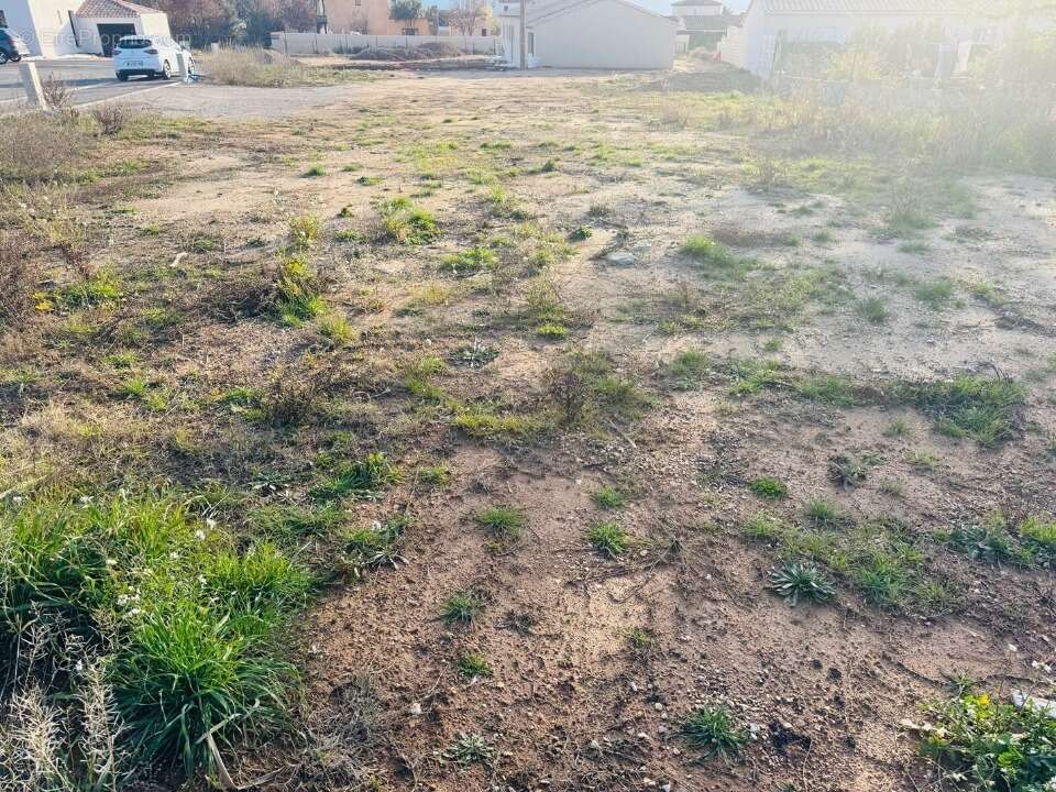 Terrain à POURRIERES