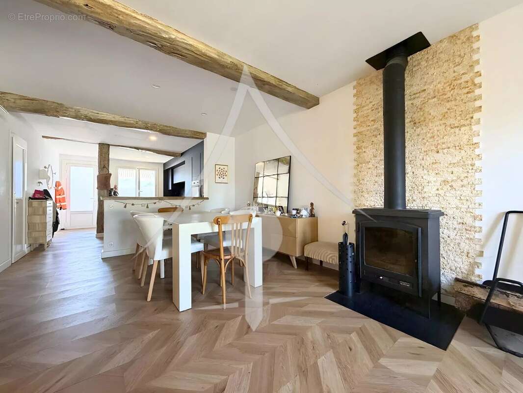 Maison à LAVERNOSE-LACASSE