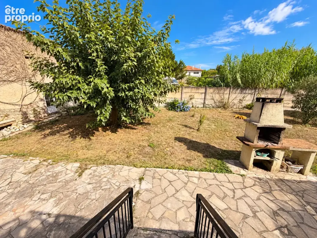 Maison de plain-pied avec sous-sol et grand jardin - photo 3