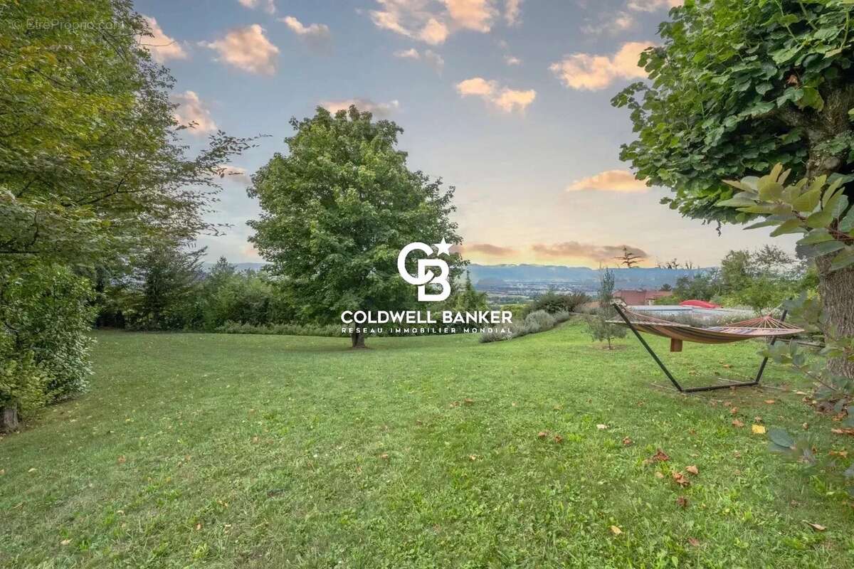 Maison à COLLONGES-SOUS-SALEVE