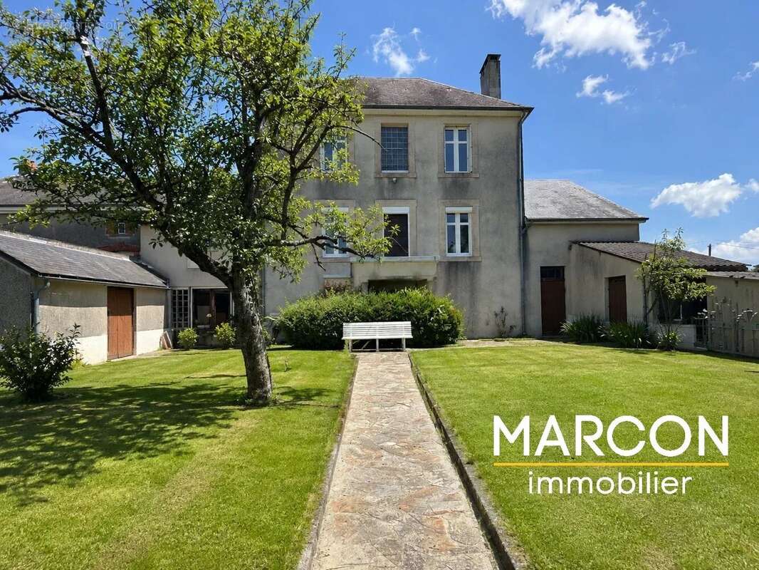 Maison à SAINT-HILAIRE-LA-TREILLE