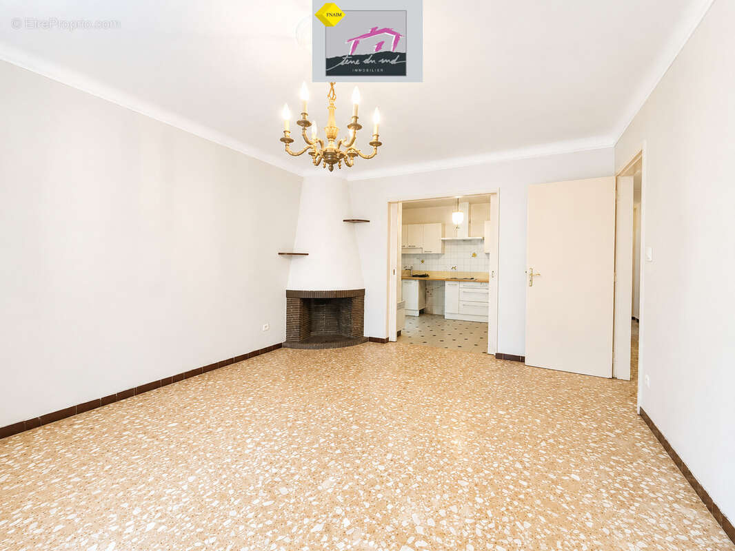 Maison de plain pied avec jardin et double garage - photo 3