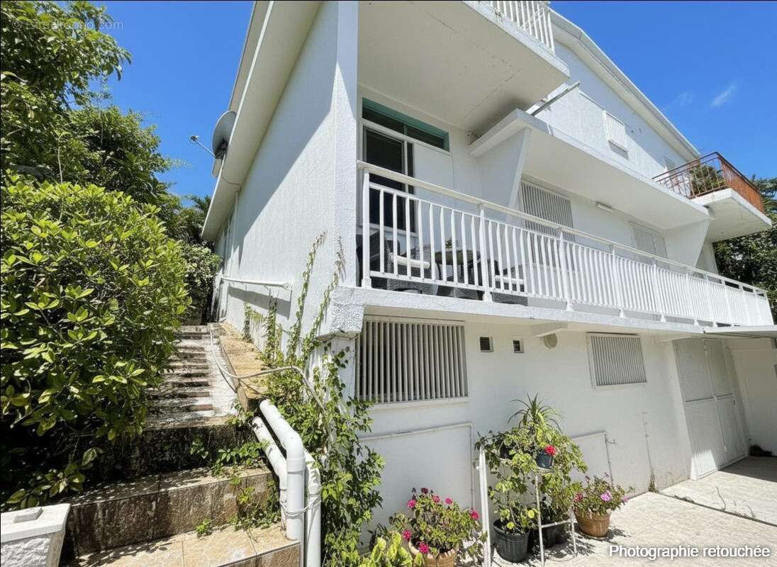 Maison 200 m² à Fort-De-France  - photo 2