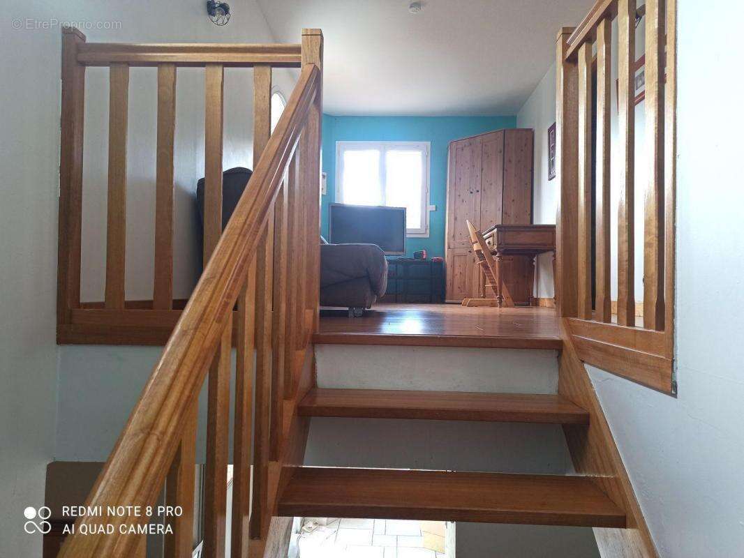 Maison à LA TOUR-EN-JAREZ