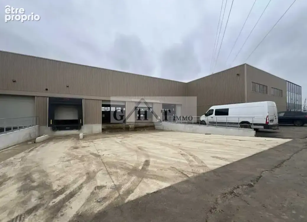 A vendre 3537 m² entrepot et bureaux a tremblay en france - photo 9