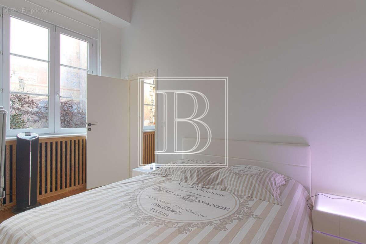 Appartement à PARIS-3E