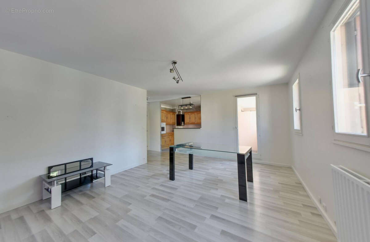 Appartement à PONTAULT-COMBAULT