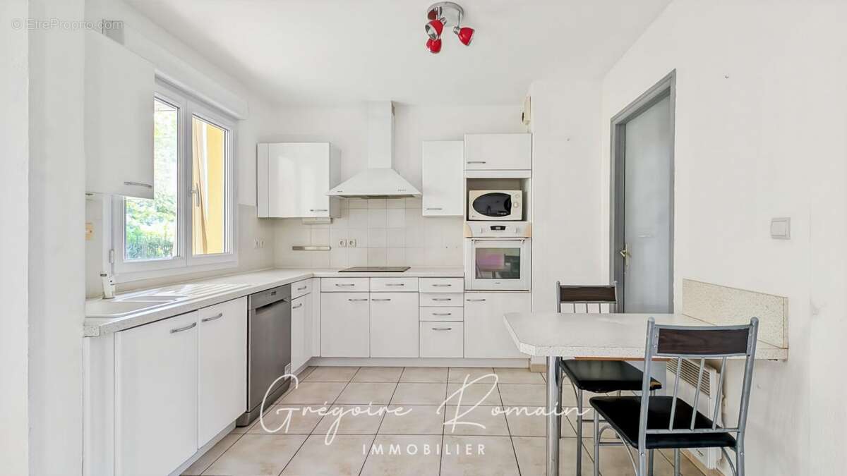 Appartement à SAINT-MARTIN-DE-CRAU