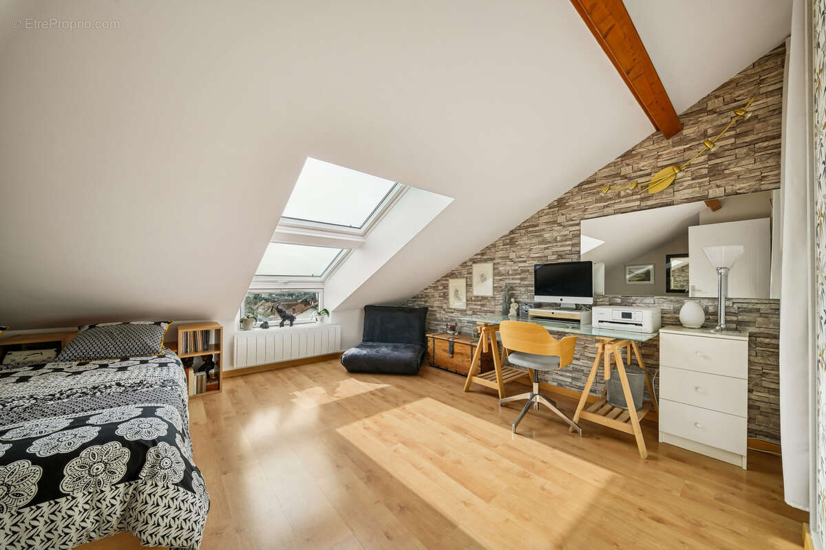 Duplex T4 avec terrasse   Vue dégagée   Parking et cave - photo 8
