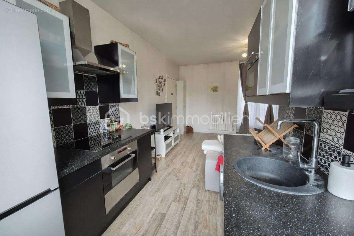 Appartement à FONTENAY-LE-VICOMTE