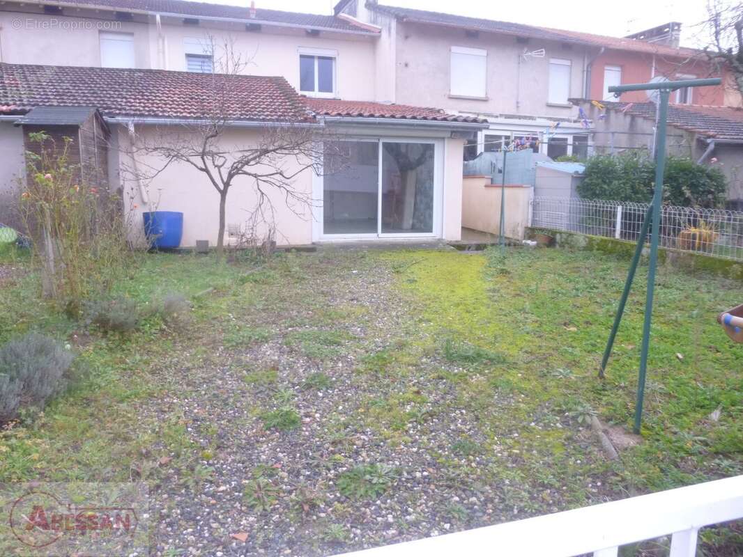 Maison 102 m² à Saint-Juery  - photo 2