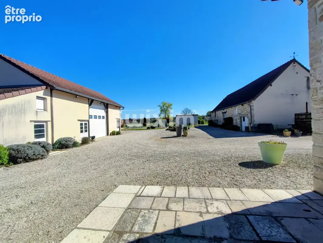 Maison ancienne avec dépendances et Piscine - photo 15
