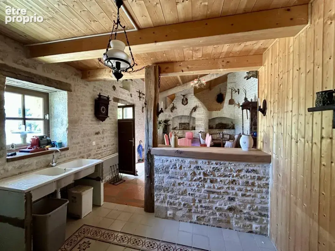 Château du XVIIIe siècle restauré avec soin, avec piscine ch - photo 21