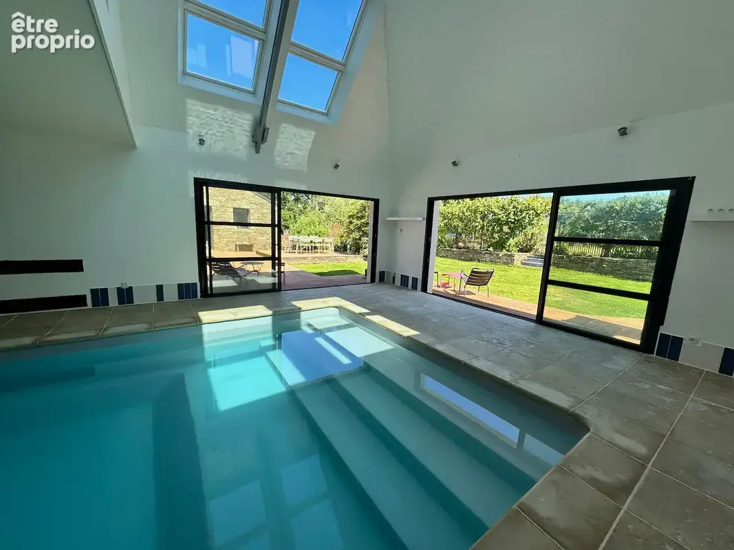 ARZAL 56190, Maison de charme en pierres avec piscine intérieure, gite indépendant et hangar, à 13 kms des plages et 4 kms de l' - photo 3