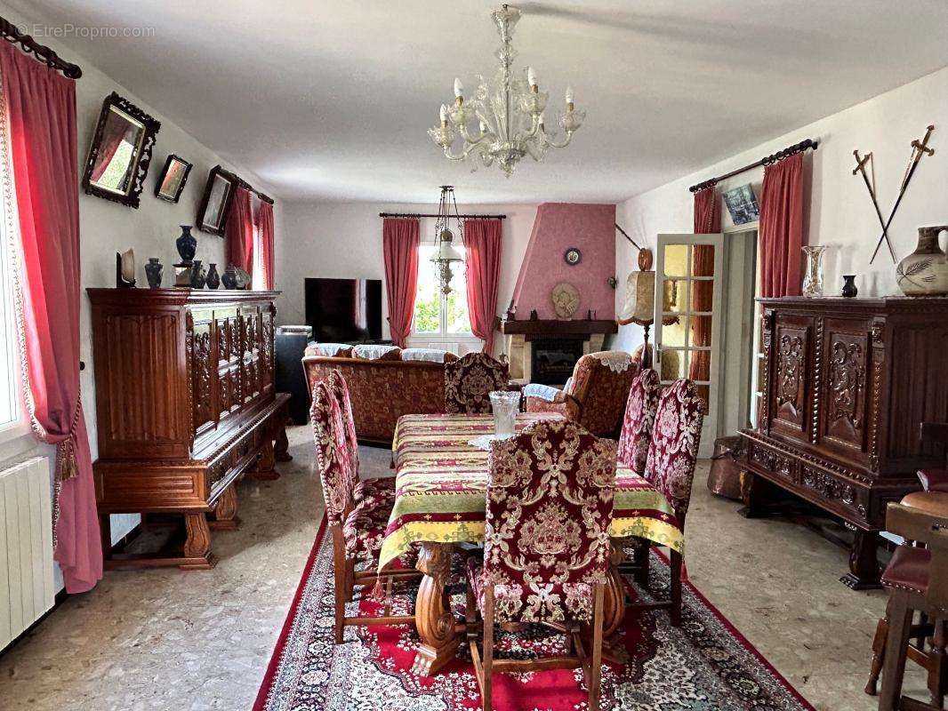 Maison à VAISON-LA-ROMAINE