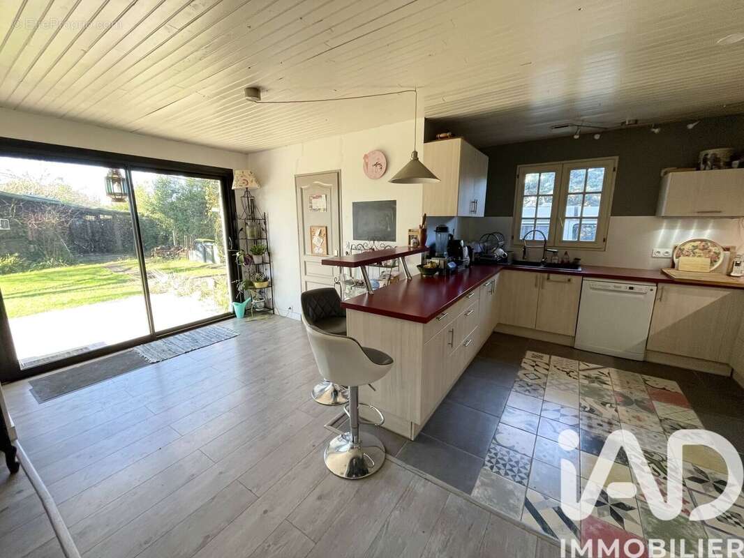 Maison 147 m² à Jau-Dignac-Et-Loirac  - photo 5