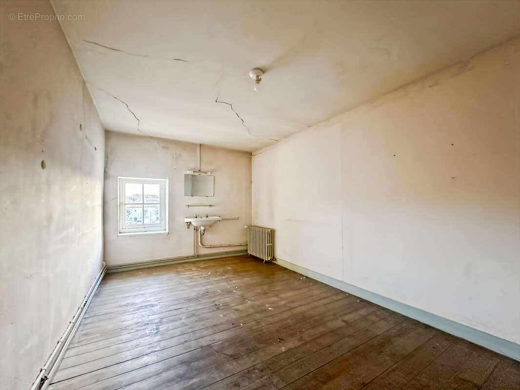 Maison à BARBEZIEUX-SAINT-HILAIRE