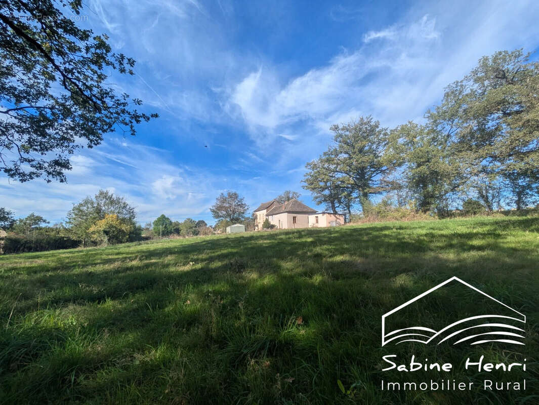 Maison à LA SALVETAT-PEYRALES