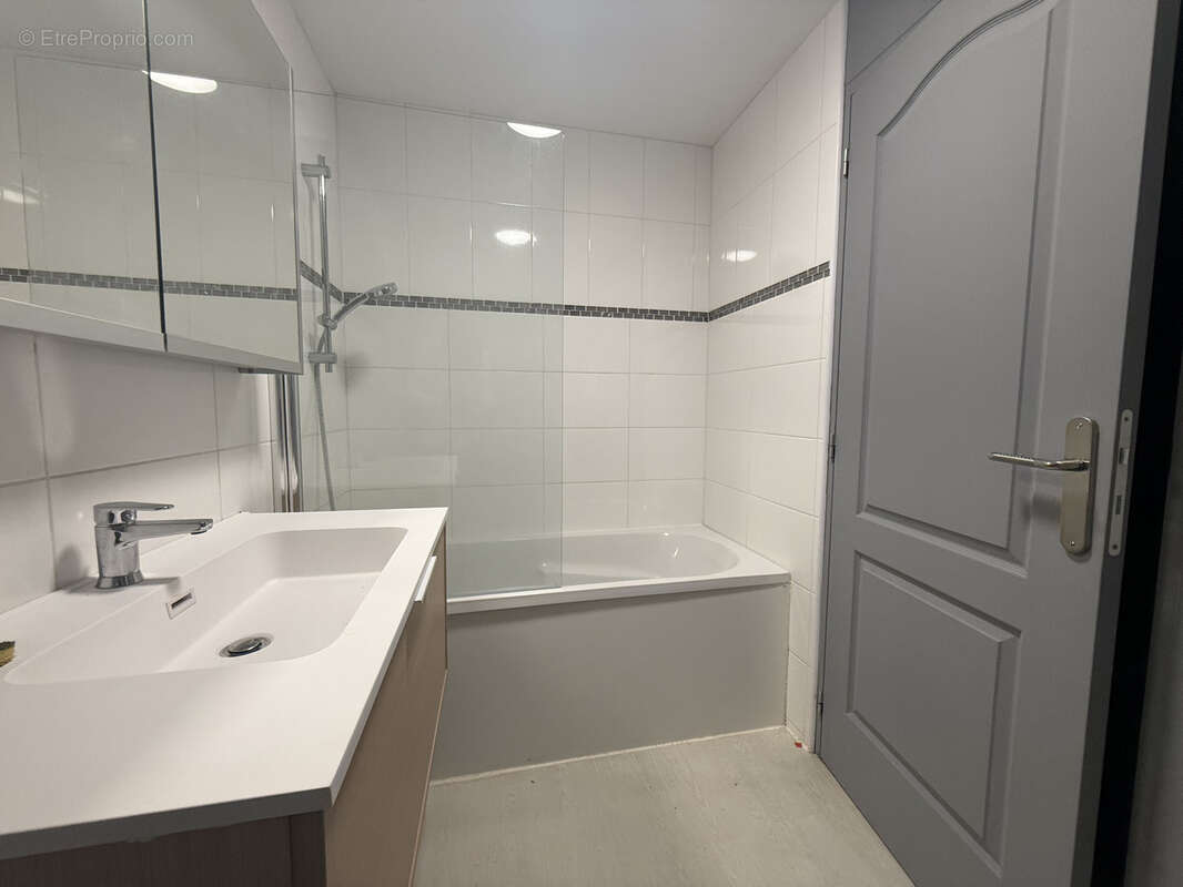 Appartement T4 - 71m2 Tourcoing - photo 6