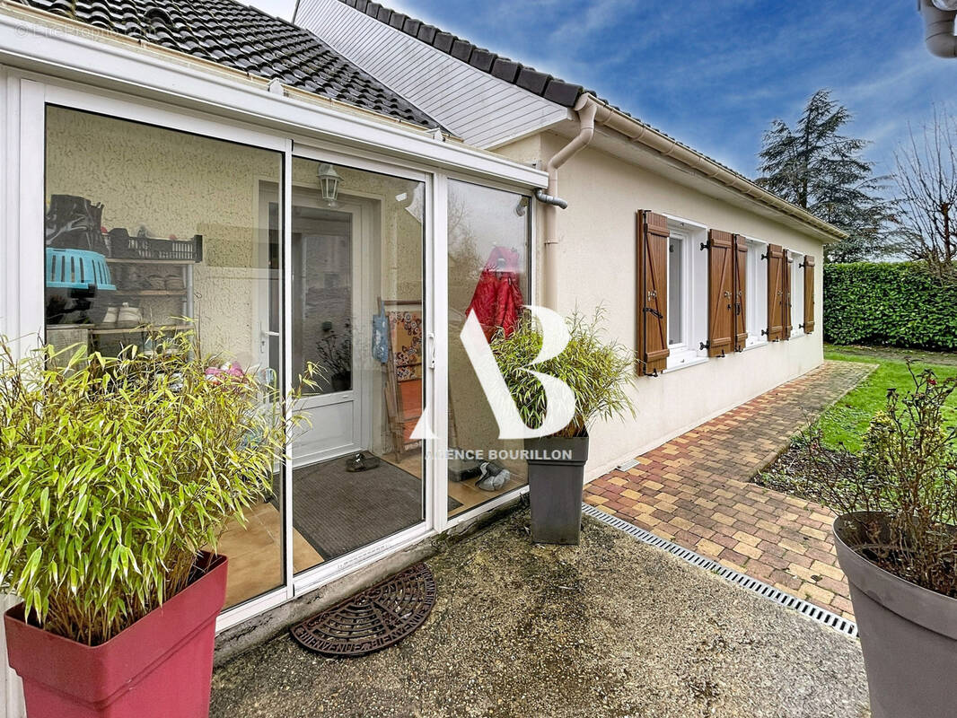 Maison à LA CHAPELLE-RABLAIS