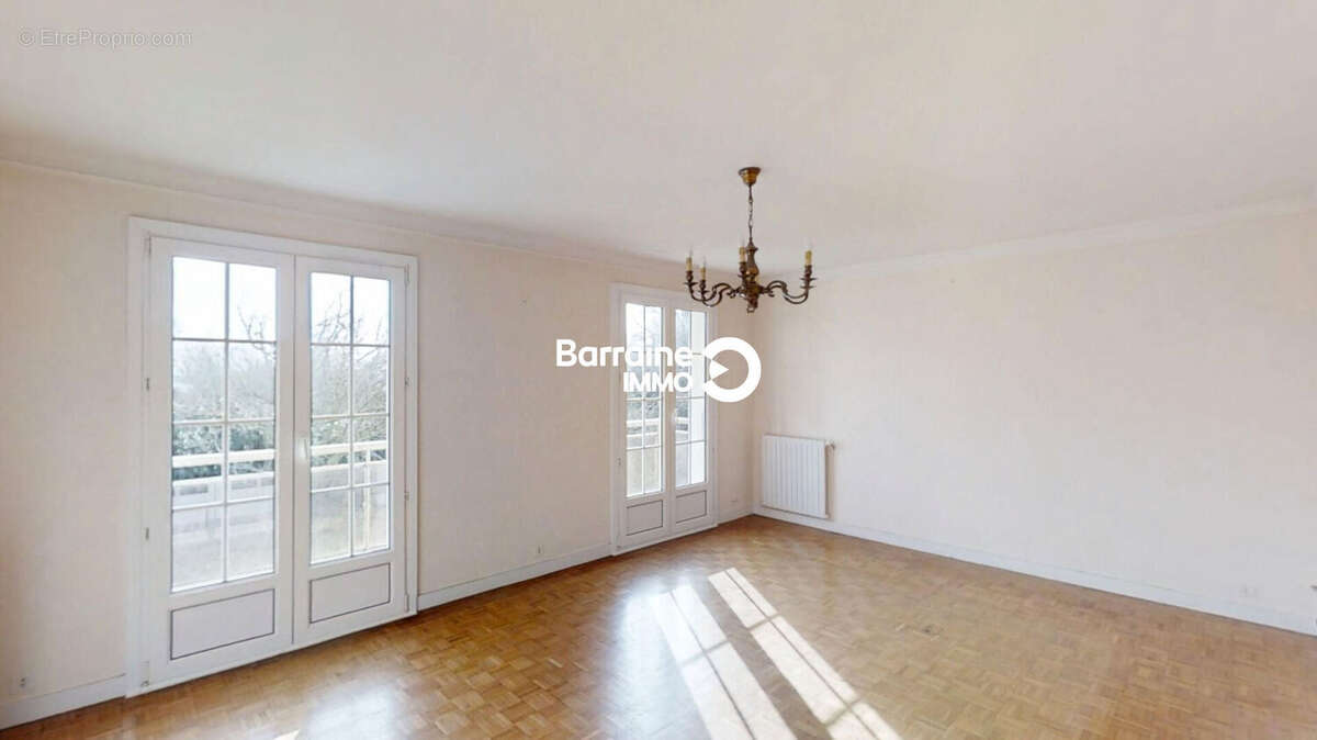 Maison familiale avec grand terrain arboré de 2 123 m² - photo 2