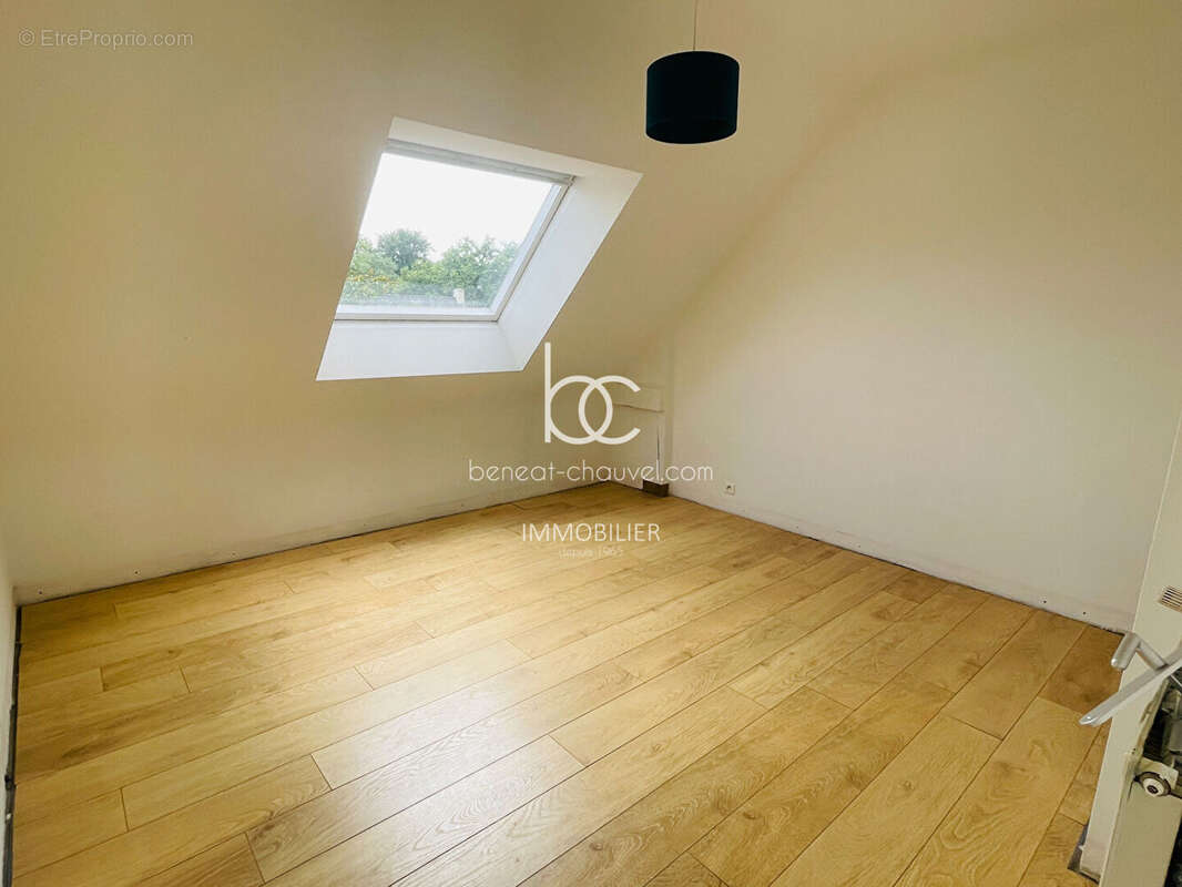 VENTE Maison 4 Chambres  Grand Potentiel  Sous-Sol Complet  Proche Golfe  SAINT-ARMEL (56450) - photo 11