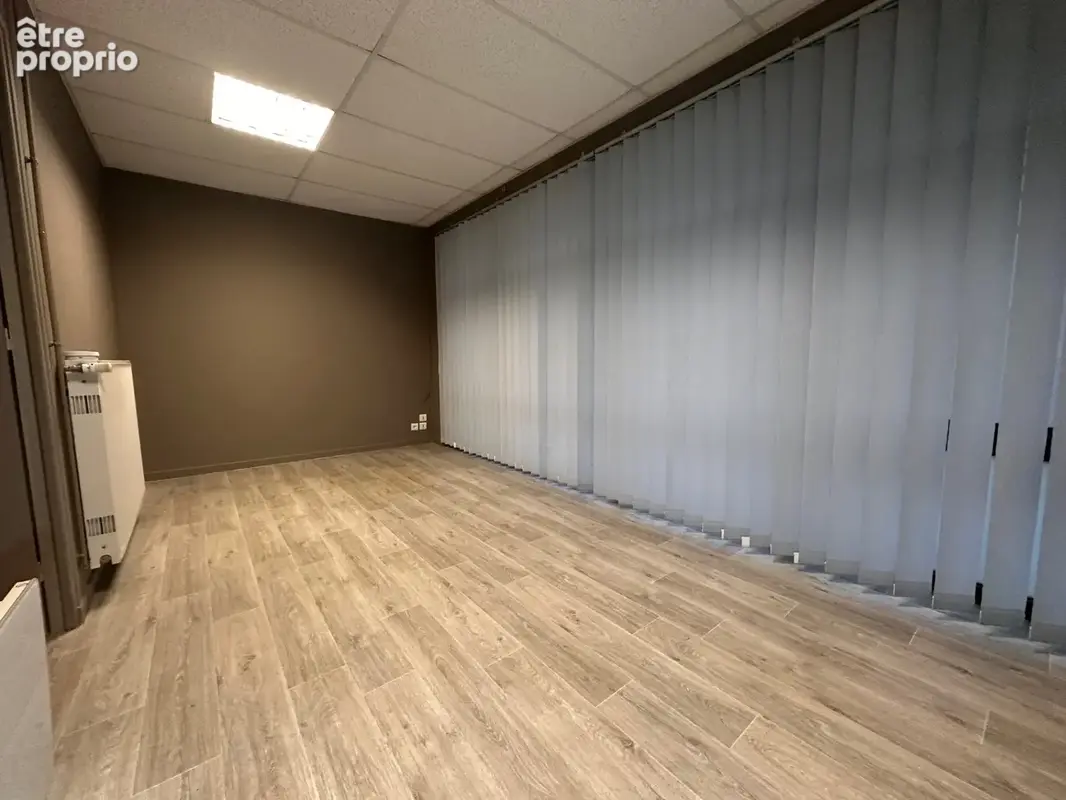 Commerce 25 m² à vendre à Chamalieres (63400) - photo 4