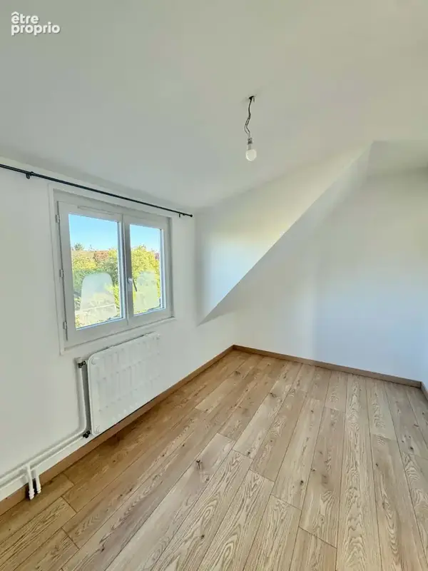 Maison mitoyenne avec jardin et garage   Riom - photo 5