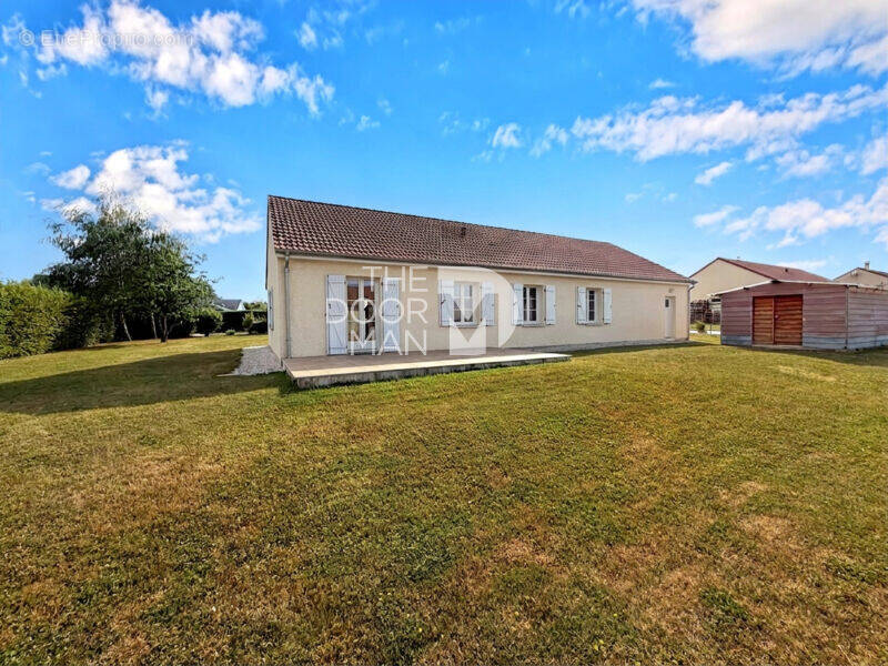 Maison à LE PAILLY