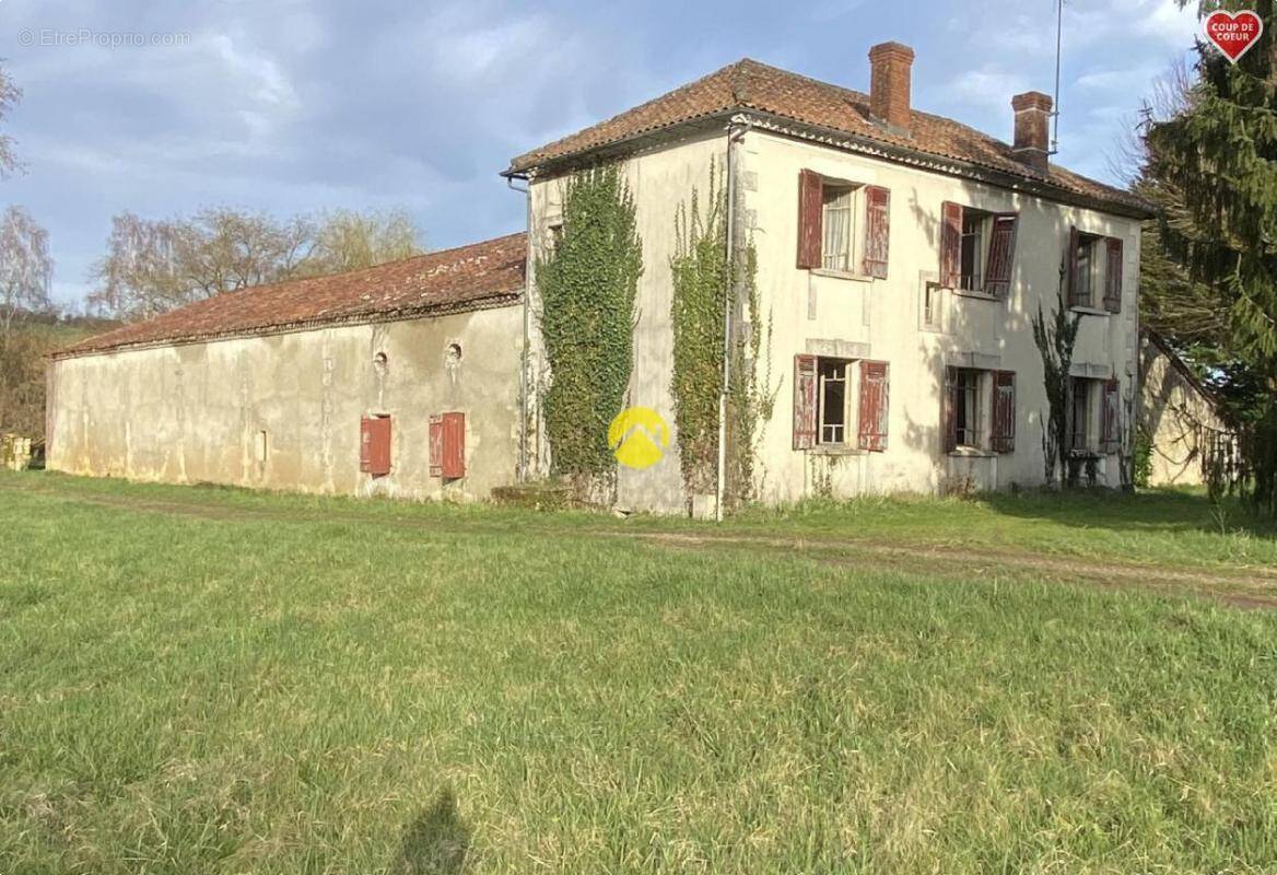 Maison à ABJAT-SUR-BANDIAT