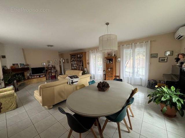   - Maison à TOULOUGES