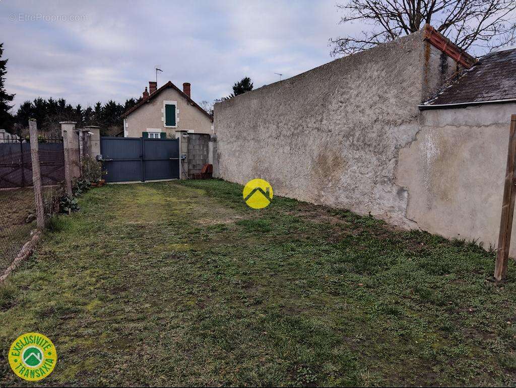 Maison à LE VEURDRE