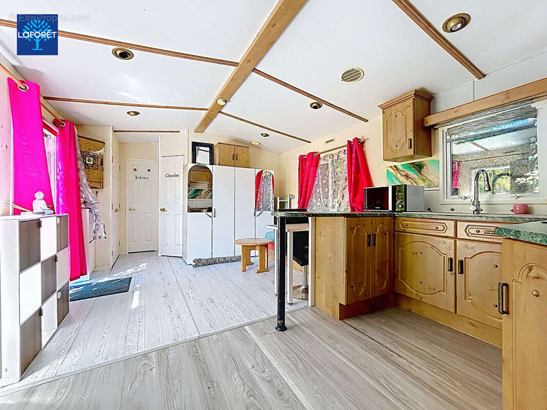 Mobil-home de 37,5 m² sur un magnifique terrain de 500 m² au sein du  Parc du Château Arribas ? Condé-Sainte-Libiaire (77) - photo 3