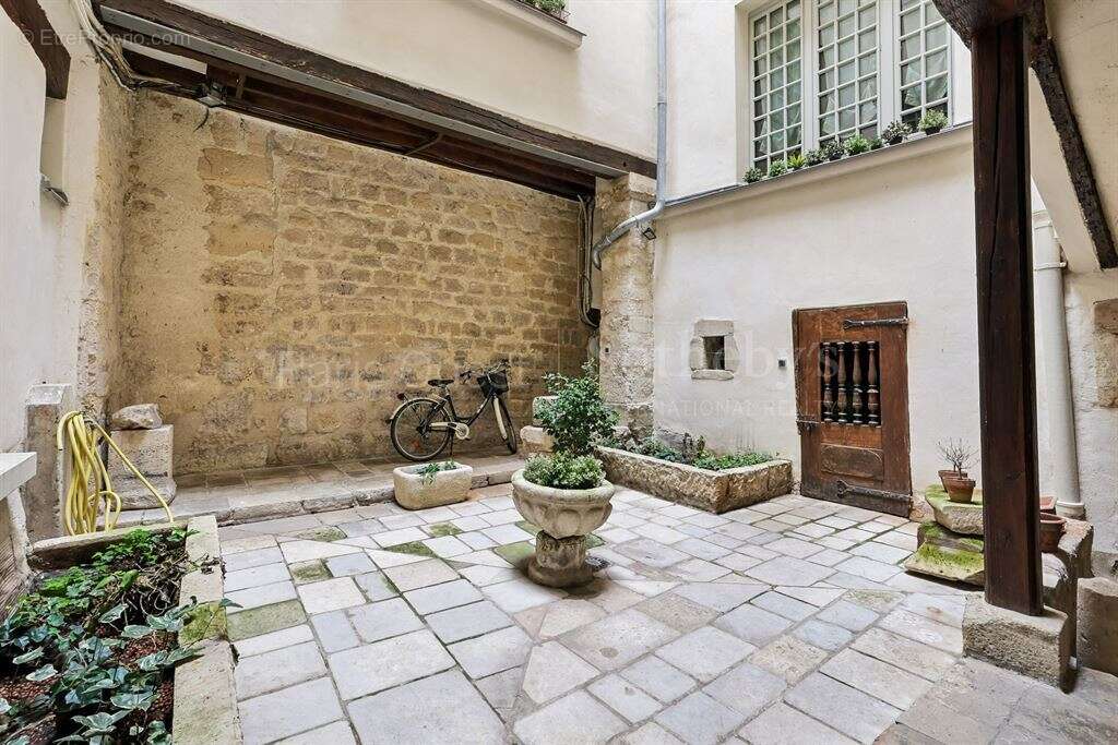 Appartement à PARIS-5E