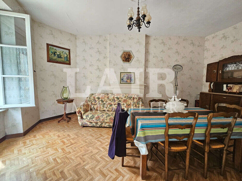 Maison à VILLAINES-LA-JUHEL