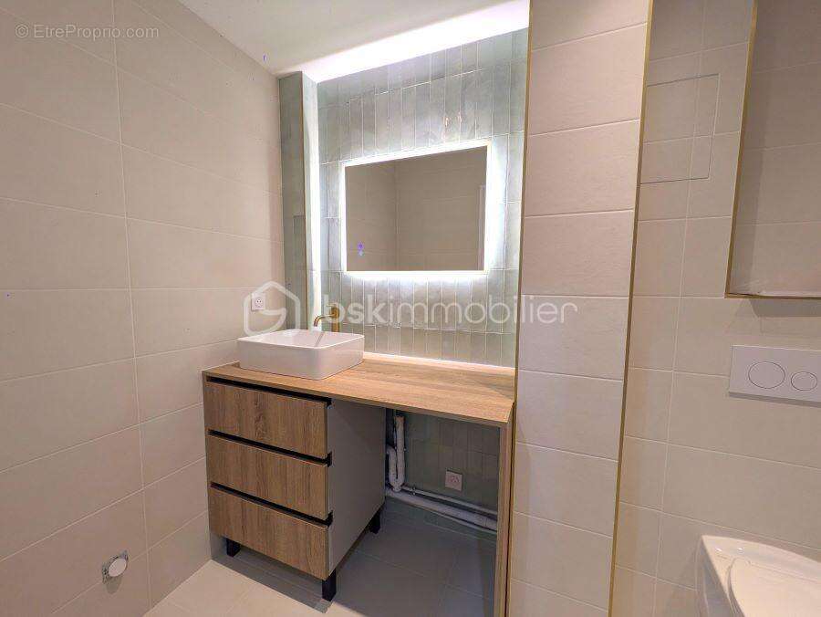 Appartement à PARIS-18E