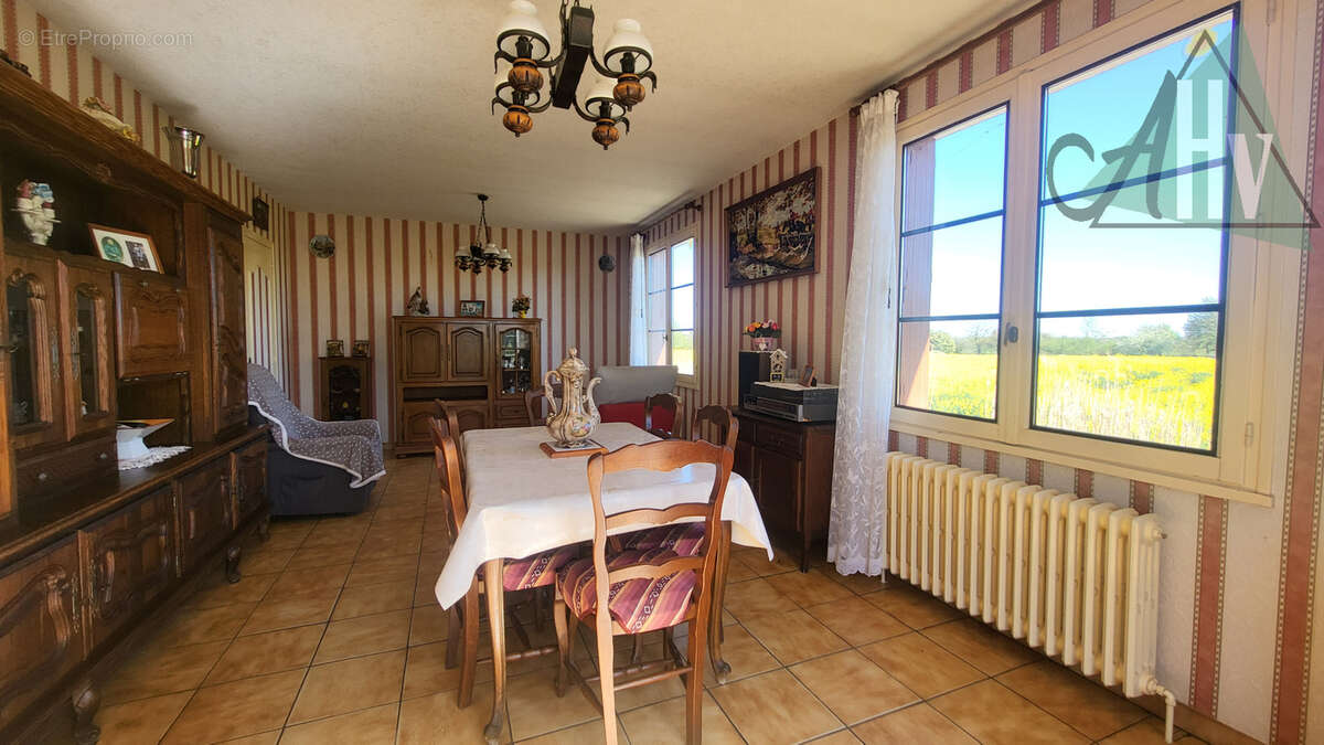 Maison à BAZOCHES-LES-BRAY