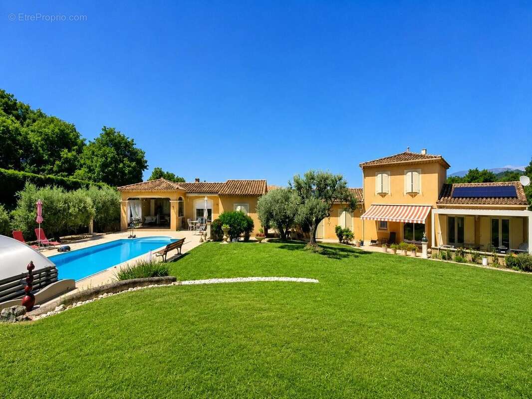 Maison 165 m² à Malemort-Du-Comtat  - photo 4