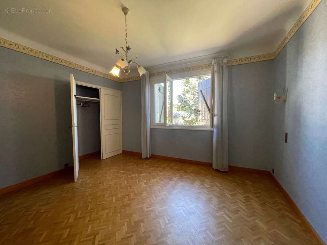 Grande maison  de 226 m² avec hangar - photo 11