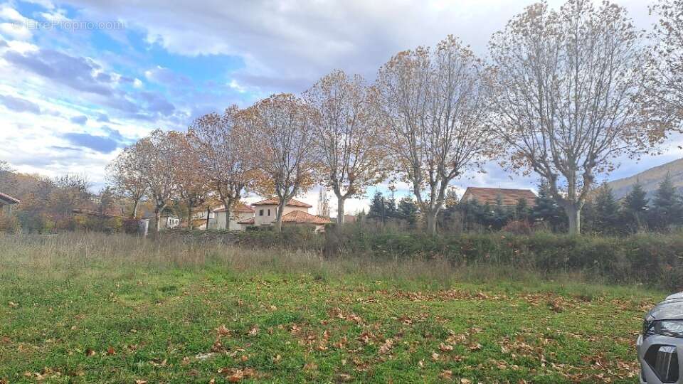 Terrain à LA ROCHE-DES-ARNAUDS