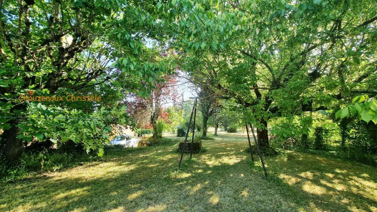 24290 Sergeac : Ensemble immobilier en pierre du pays - photo 14