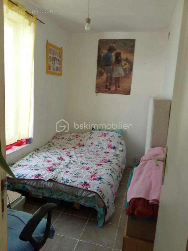 Maison à LES CORVEES-LES-YYS