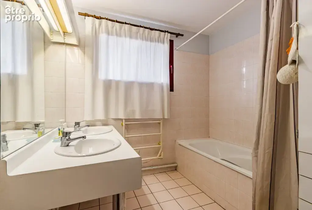 T5 - 112.52 m2 - Lyon 7e arrondissement - photo 9