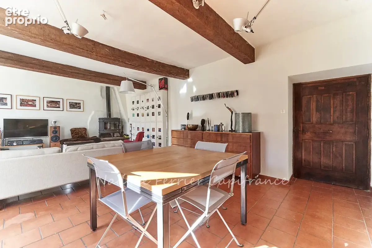 Jouques (13) – grande maison de village rénovée – 215 m² – 4 chambres – terrasse panoramique - photo 10