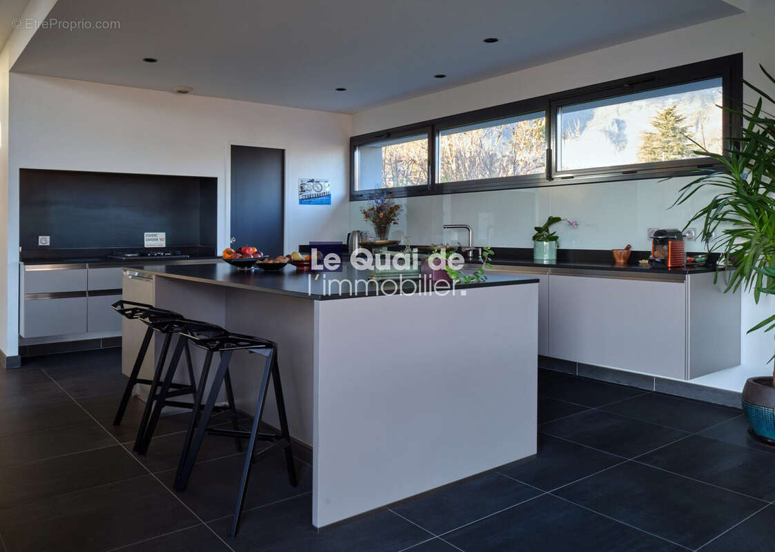 Maison 434 m² à Bernin  - photo 6