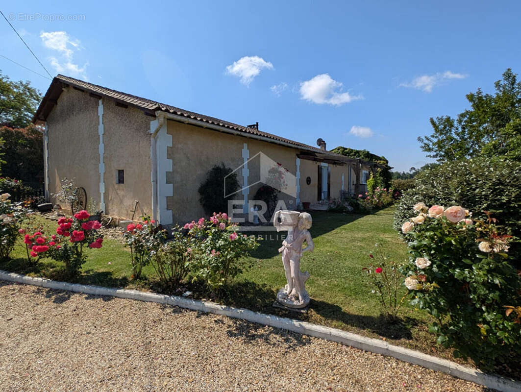 Maison à SAINT-MICHEL-DE-DOUBLE